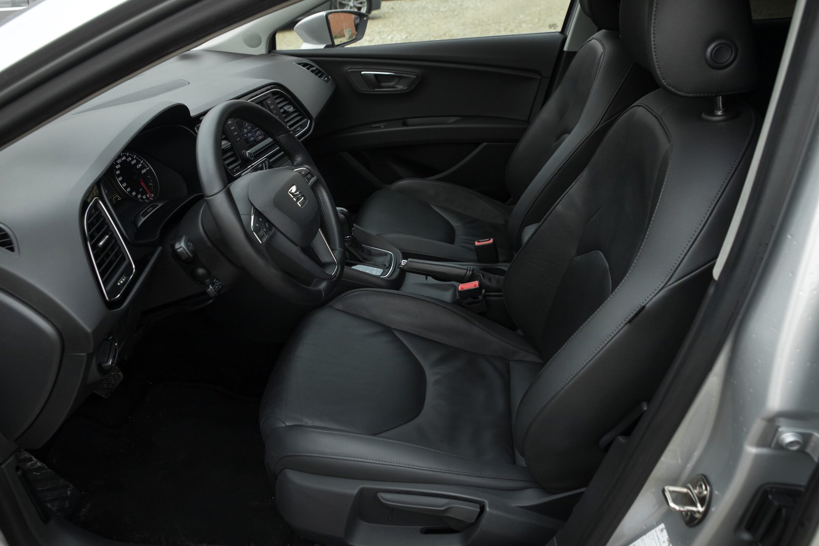 
								SEAT LEON ST SPORT full									