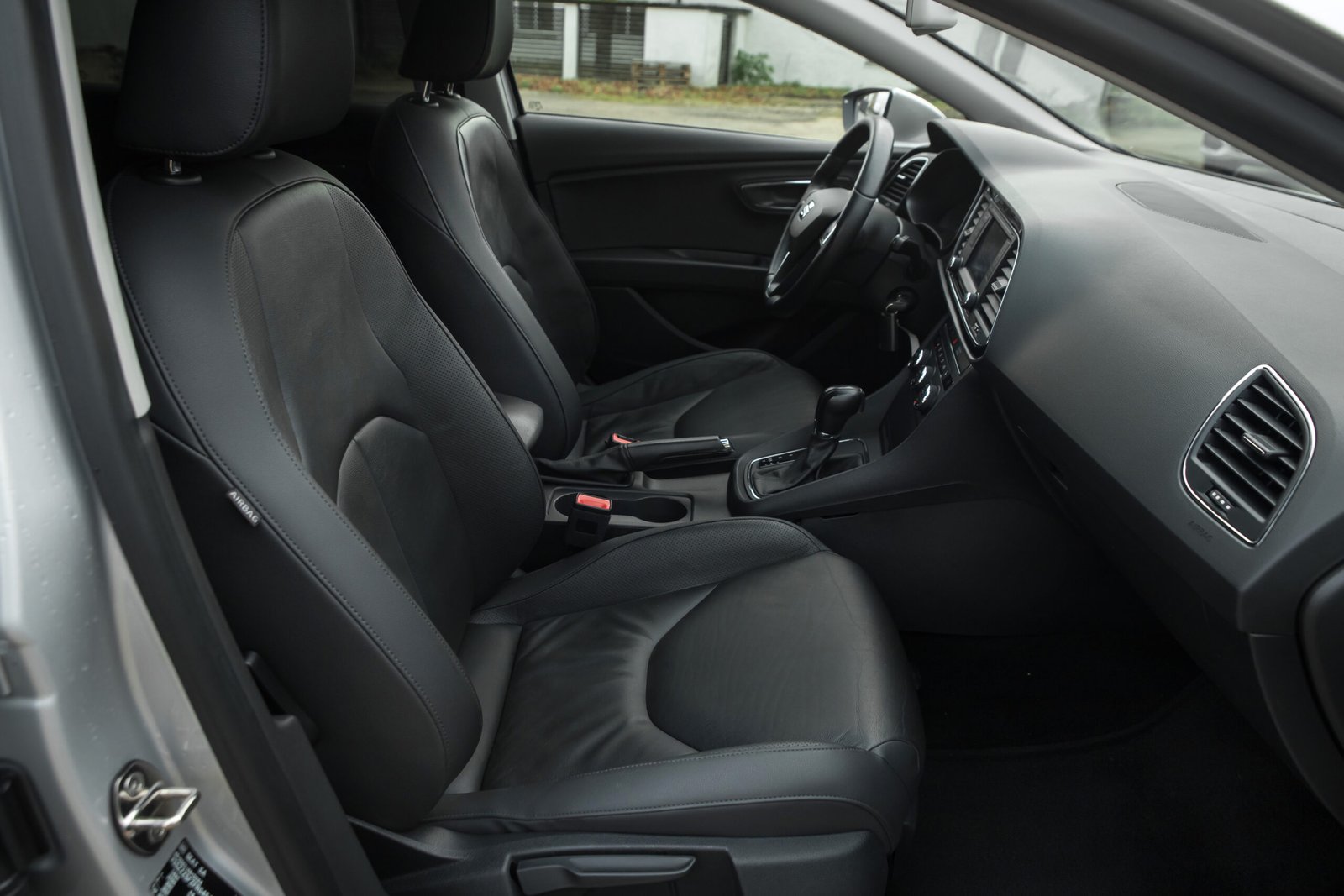 
								SEAT LEON ST SPORT full									