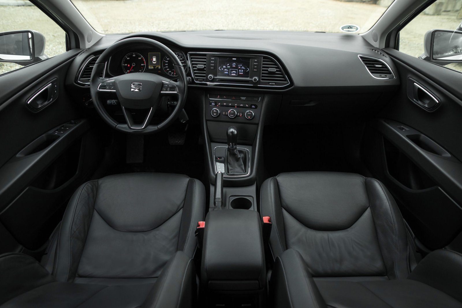 
								SEAT LEON ST SPORT full									