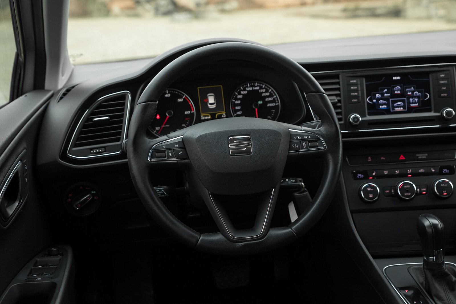 
								SEAT LEON ST SPORT full									