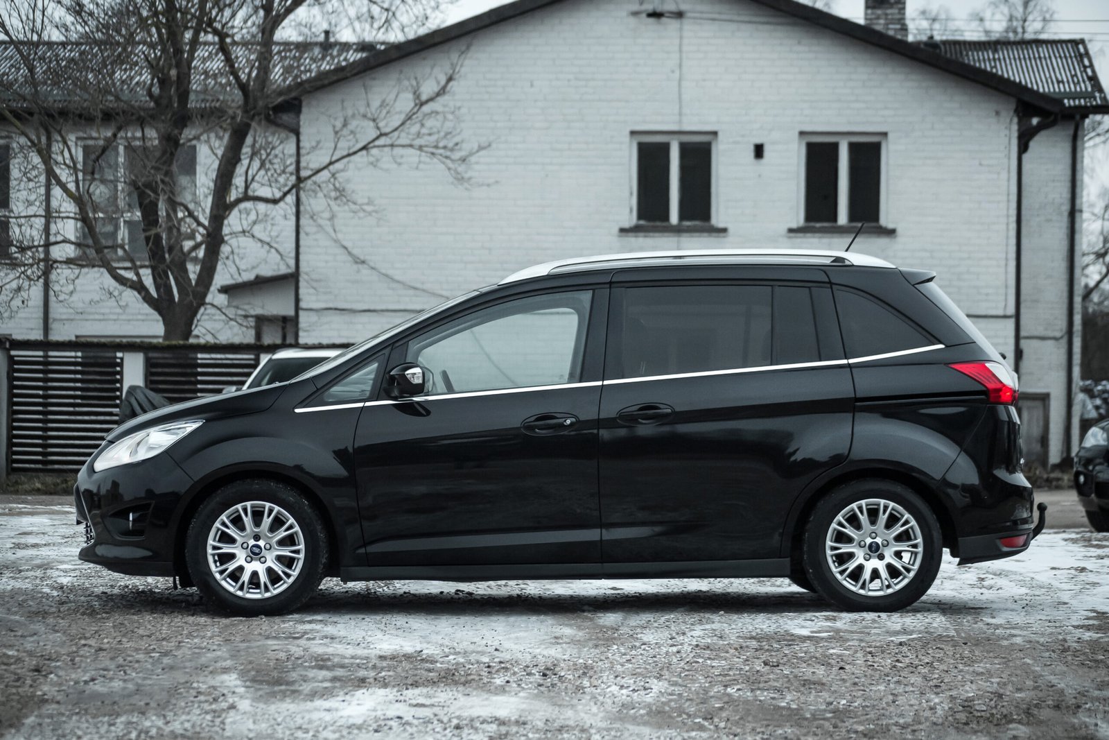 
								Ford C-Max Titanium full									