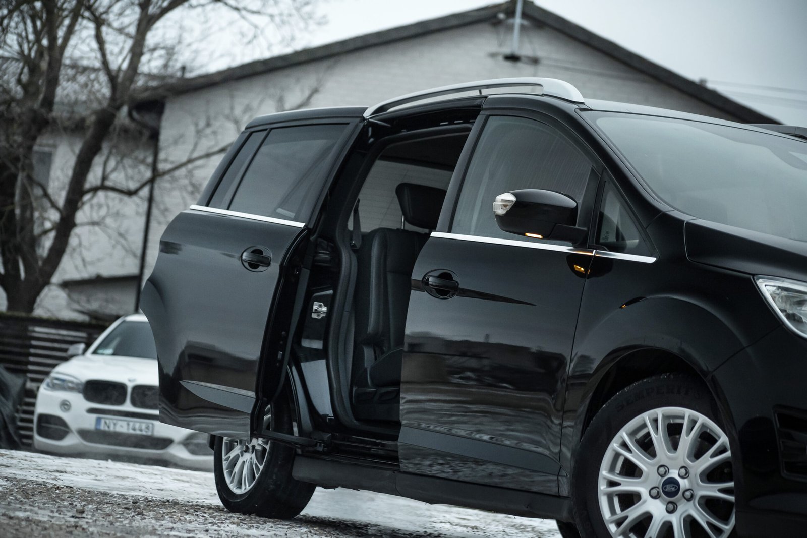 
								Ford C-Max Titanium full									