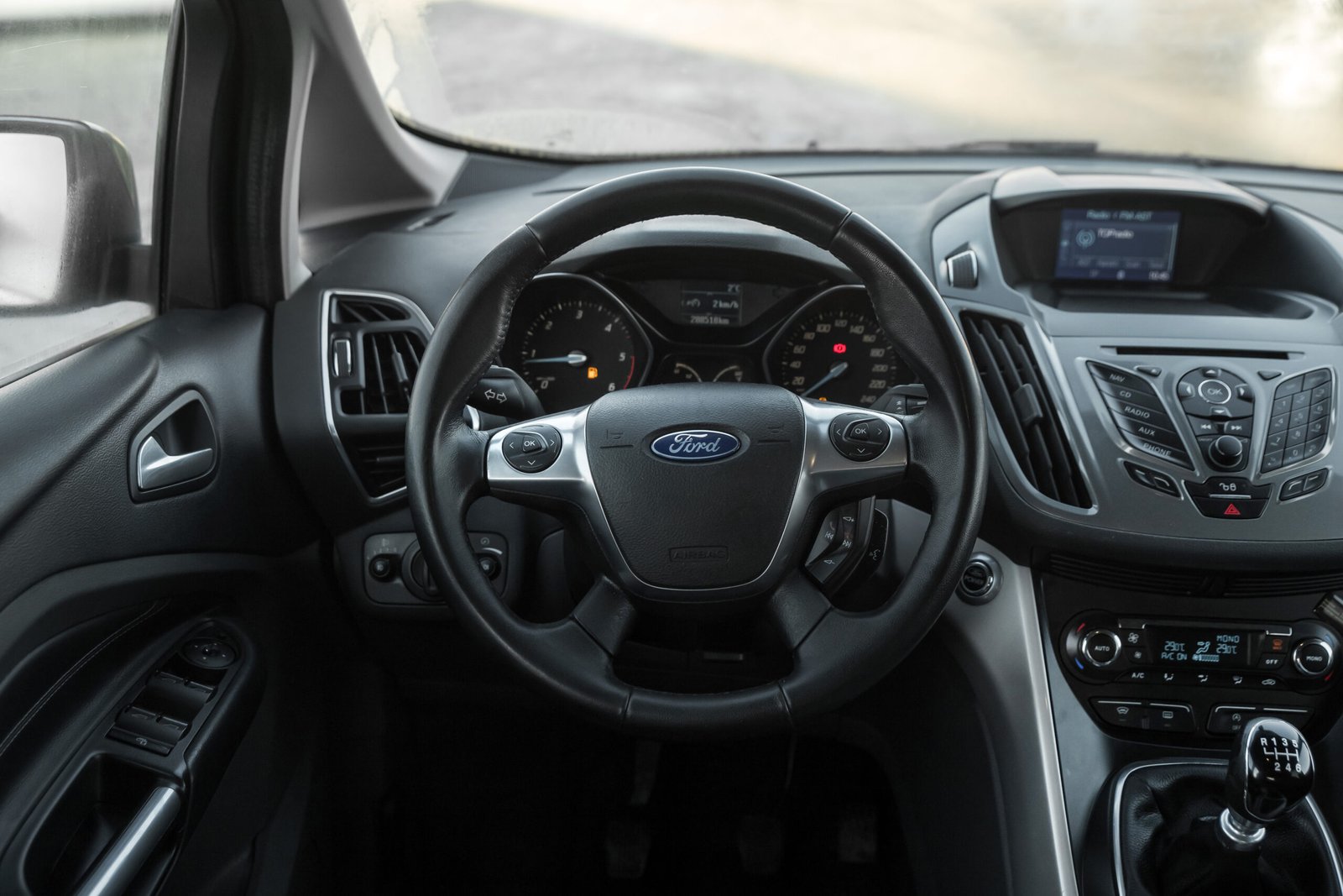 
								Ford C-Max Titanium full									
