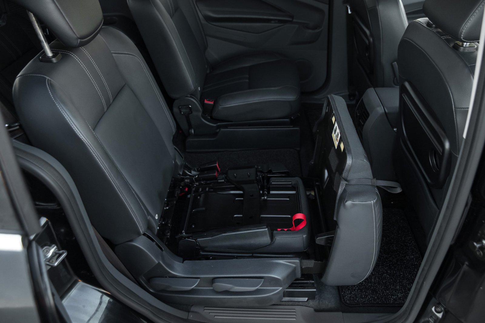 
								Ford C-Max Titanium full									