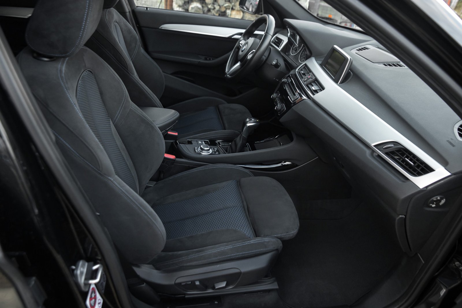 
								BMW X1 20D M-SPORTPAKET full									
