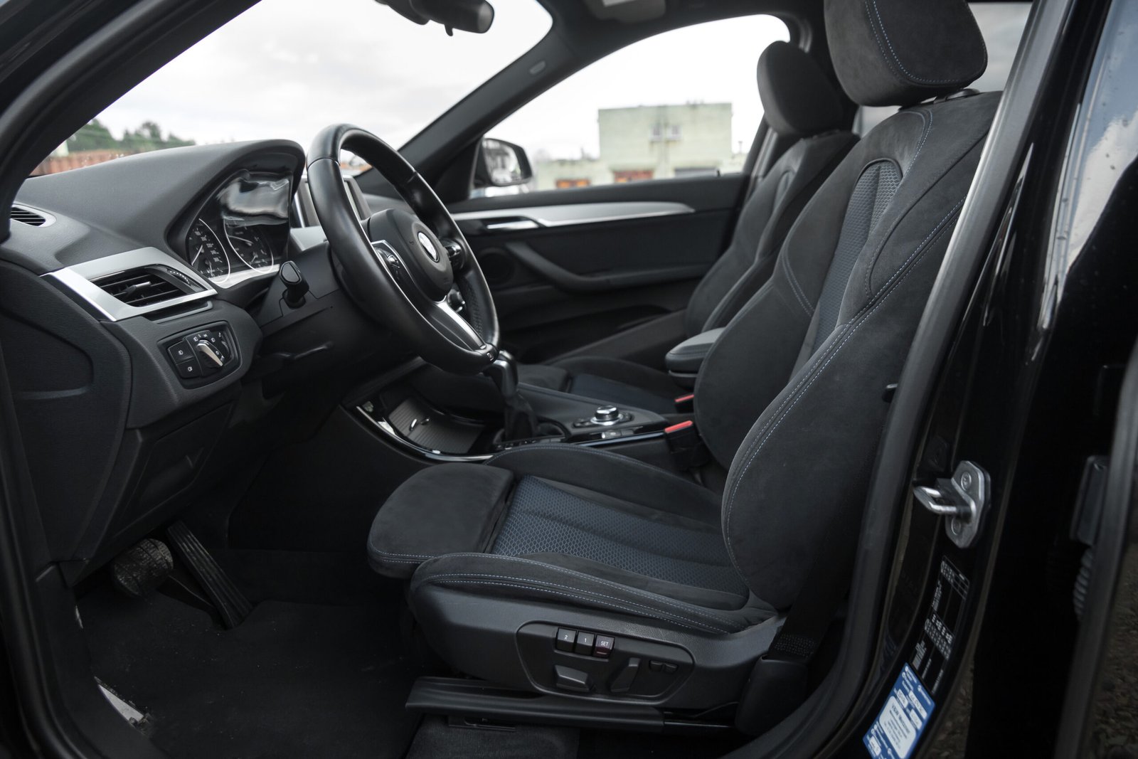 
								BMW X1 20D M-SPORTPAKET full									