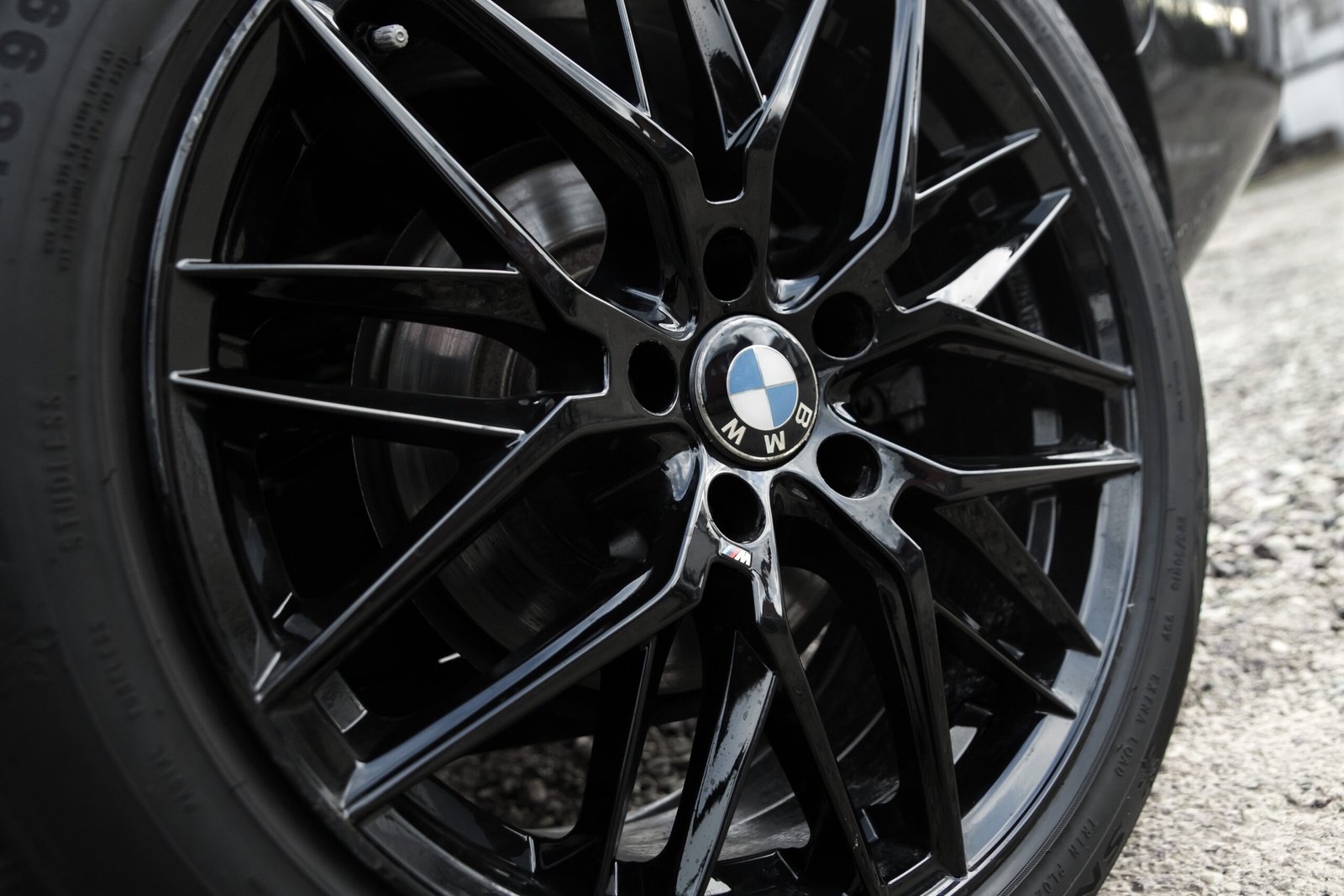 
								BMW X1 20D M-SPORTPAKET full									