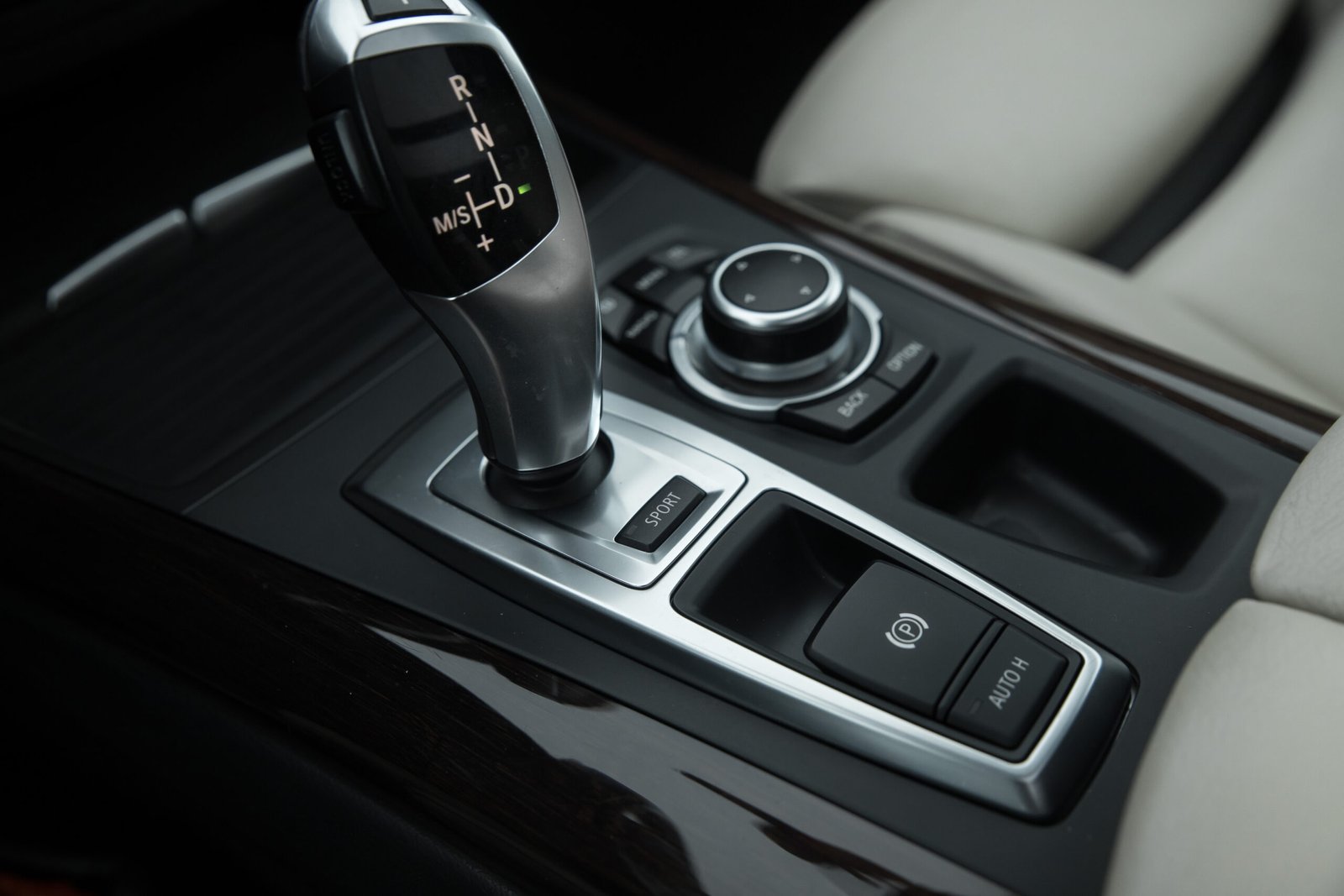 
								BMW X5 40D M-SPORTPAKET full									