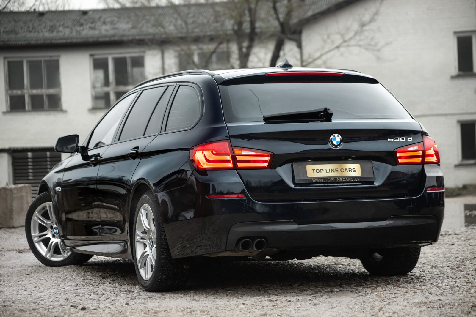 
								BMW 530D 190KW M-SPORTPAKET full									