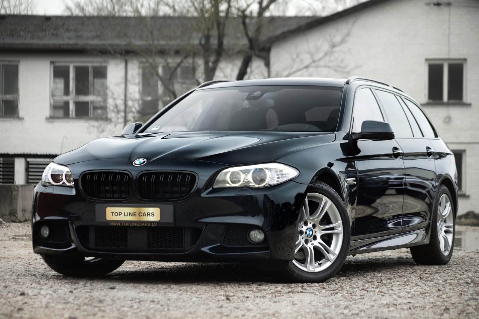 
								BMW 530D 190KW M-SPORTPAKET full									