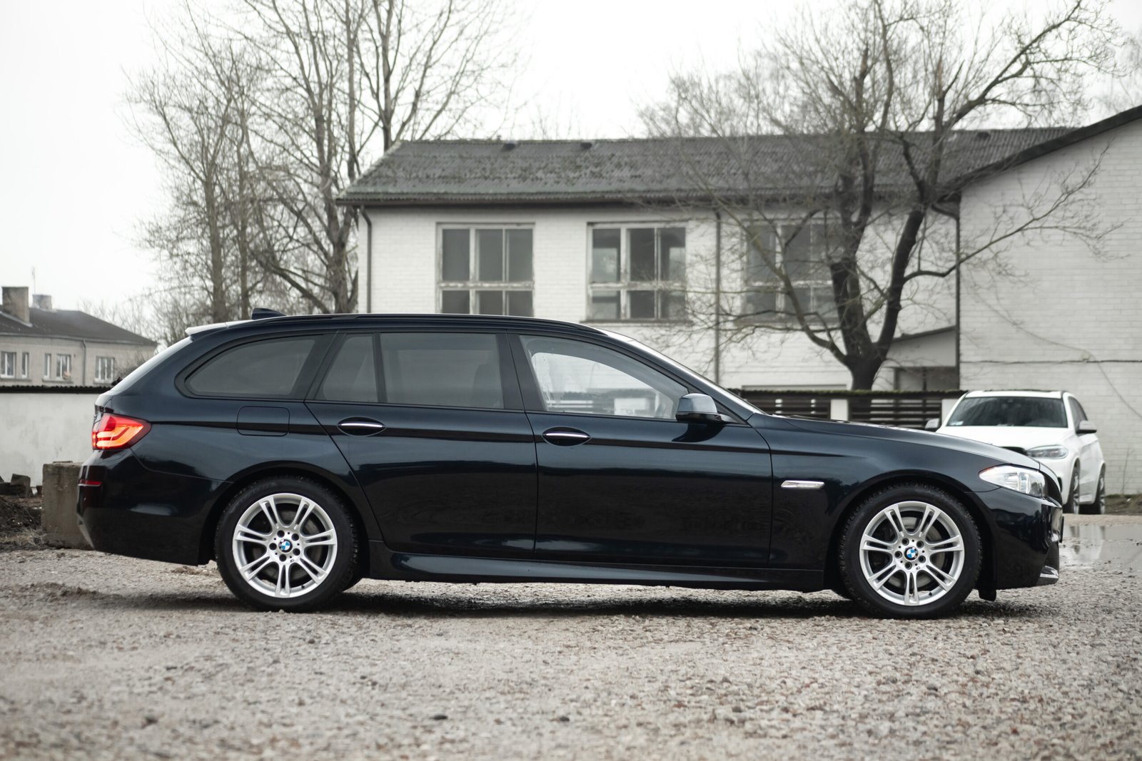 
								BMW 530D 190KW M-SPORTPAKET full									