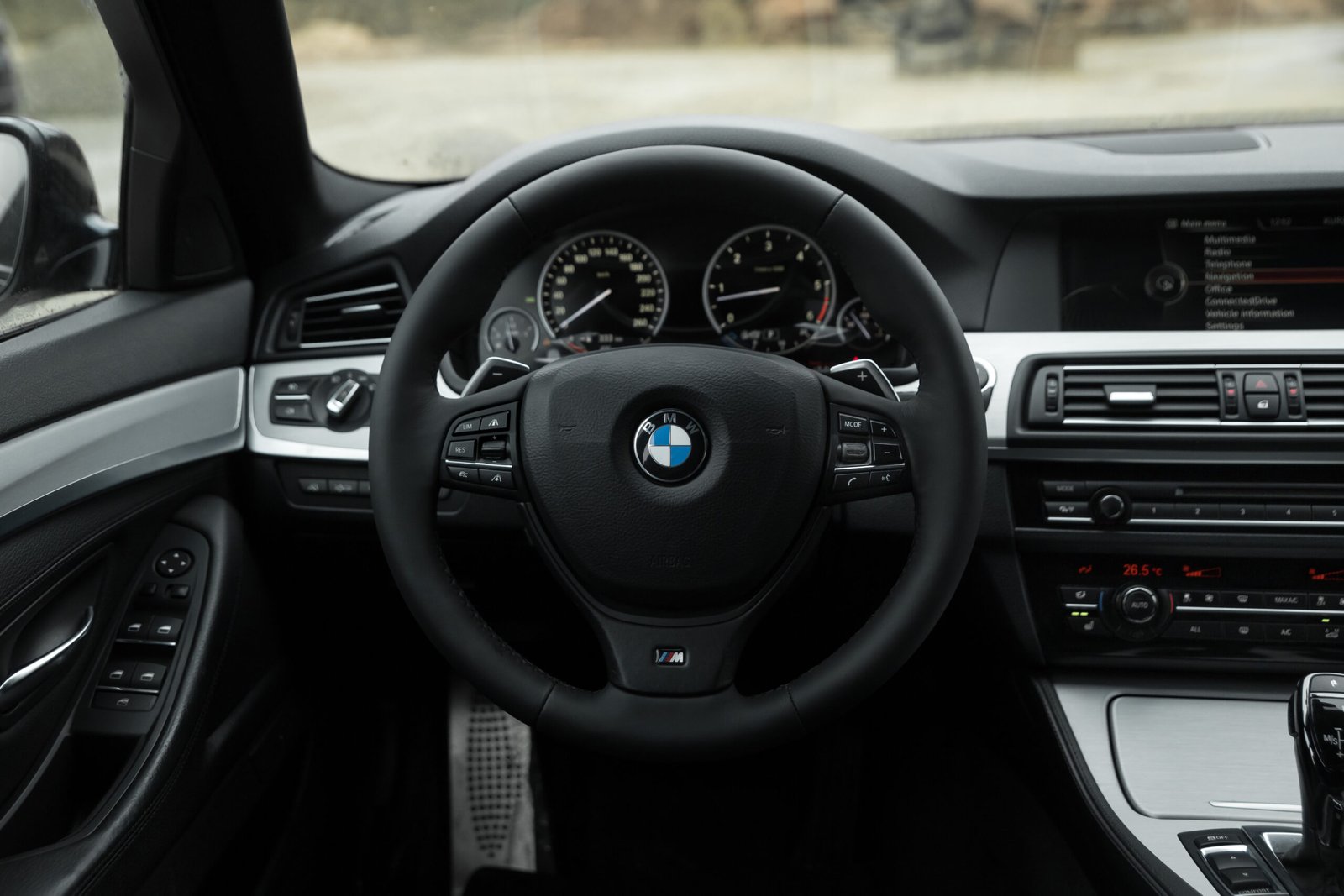 
								BMW 530D 190KW M-SPORTPAKET full									