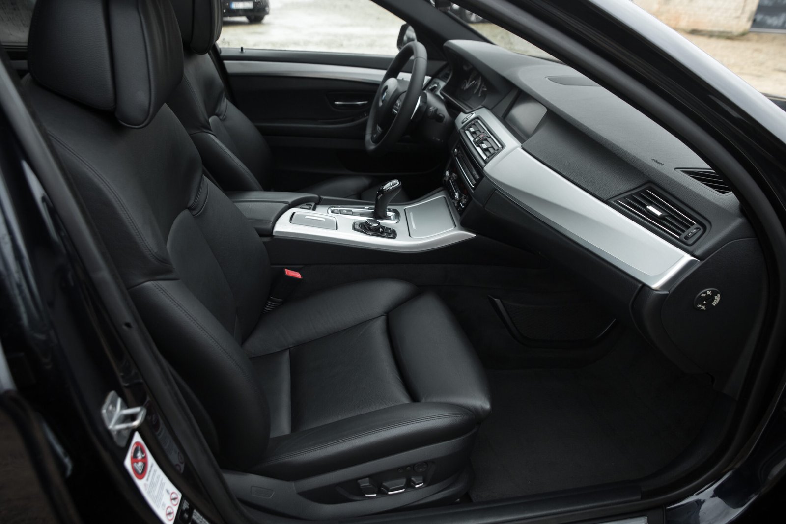 
								BMW 530D 190KW M-SPORTPAKET full									