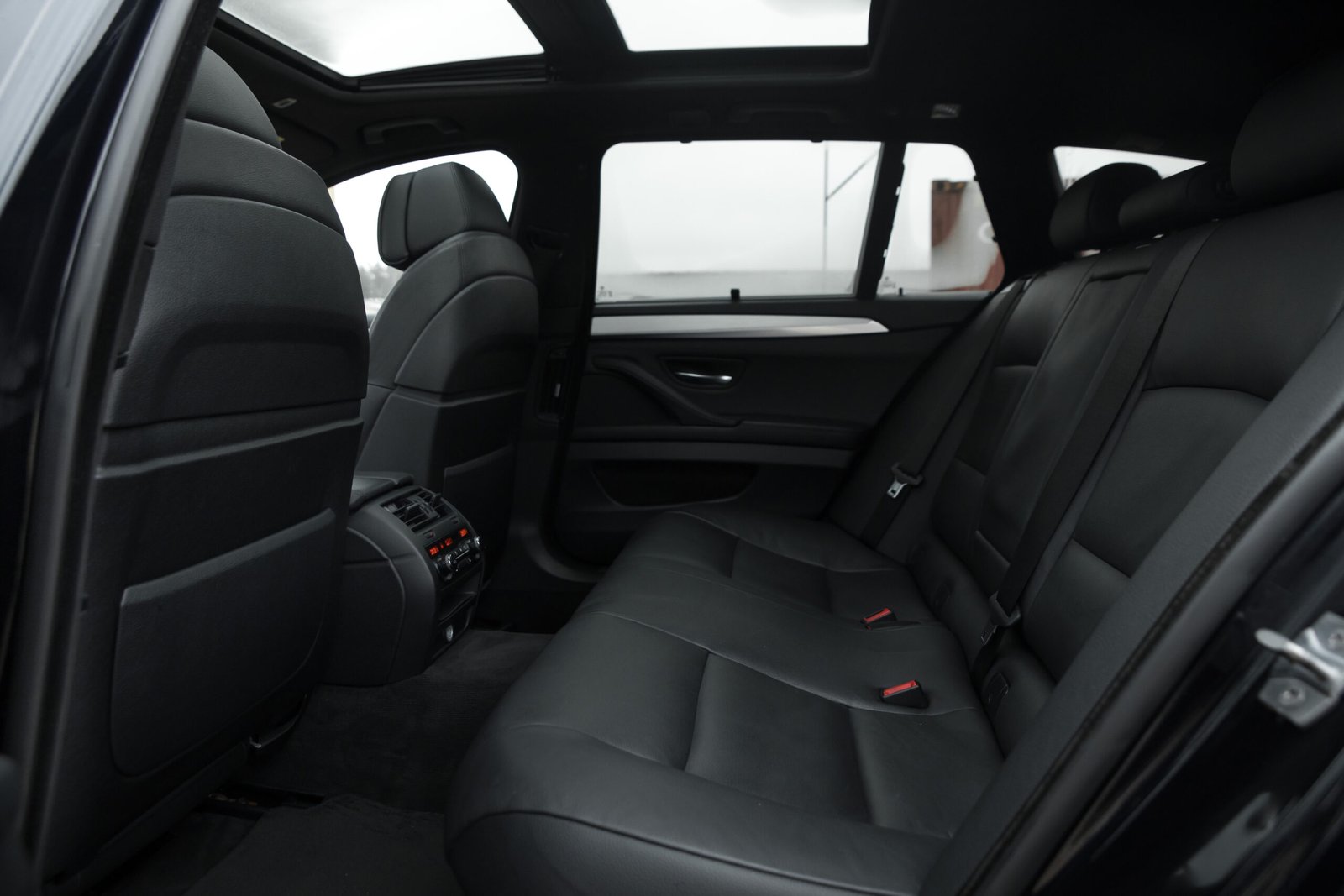 
								BMW 530D 190KW M-SPORTPAKET full									