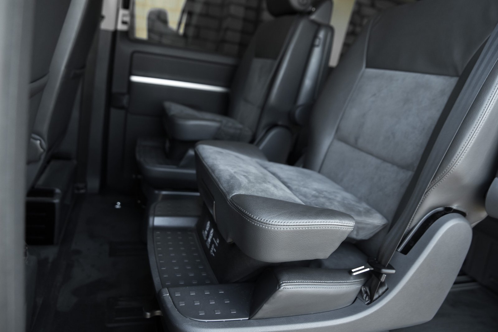 
								VW MULTIVAN 5.1 HIGHLINE 4MOTION full									