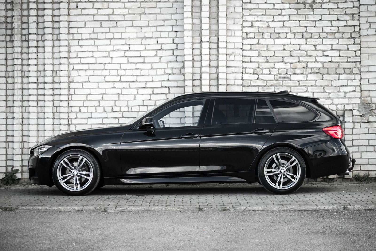 
								BMW 318D FACELIFT M-SPORTPAKET full									