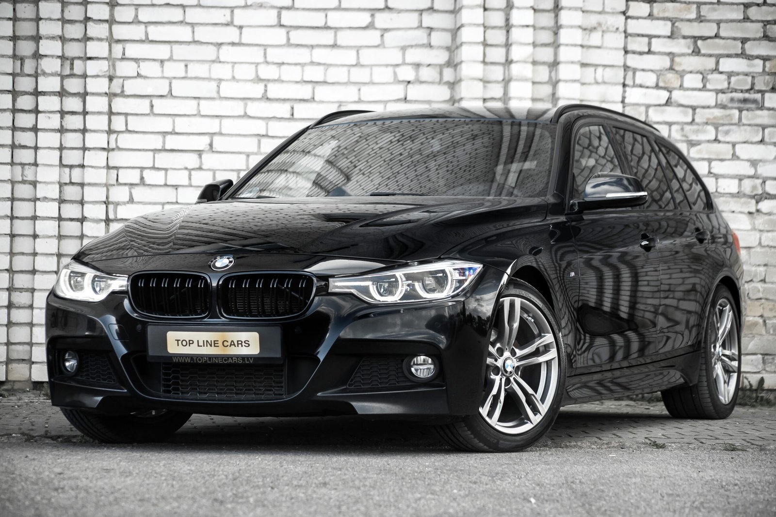 
								BMW 318D FACELIFT M-SPORTPAKET full									