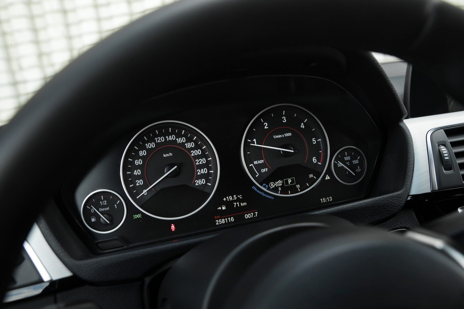 
								BMW 318D FACELIFT M-SPORTPAKET full									