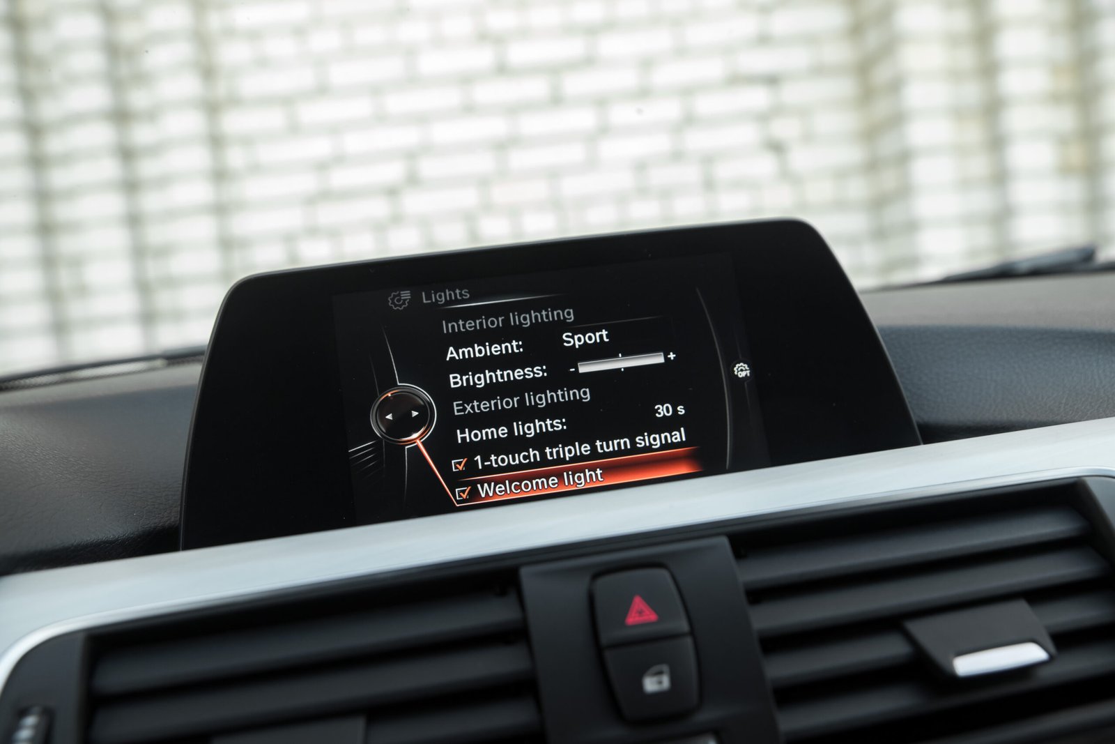 
								BMW 318D FACELIFT M-SPORTPAKET full									