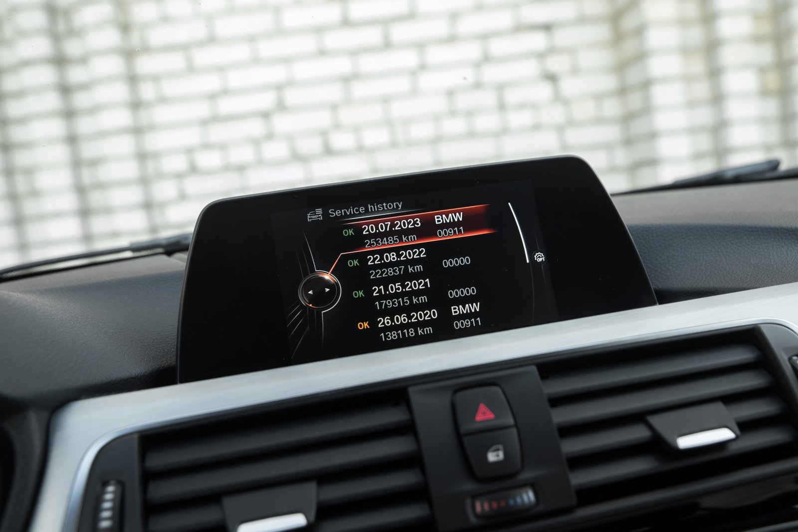 
								BMW 318D FACELIFT M-SPORTPAKET full									