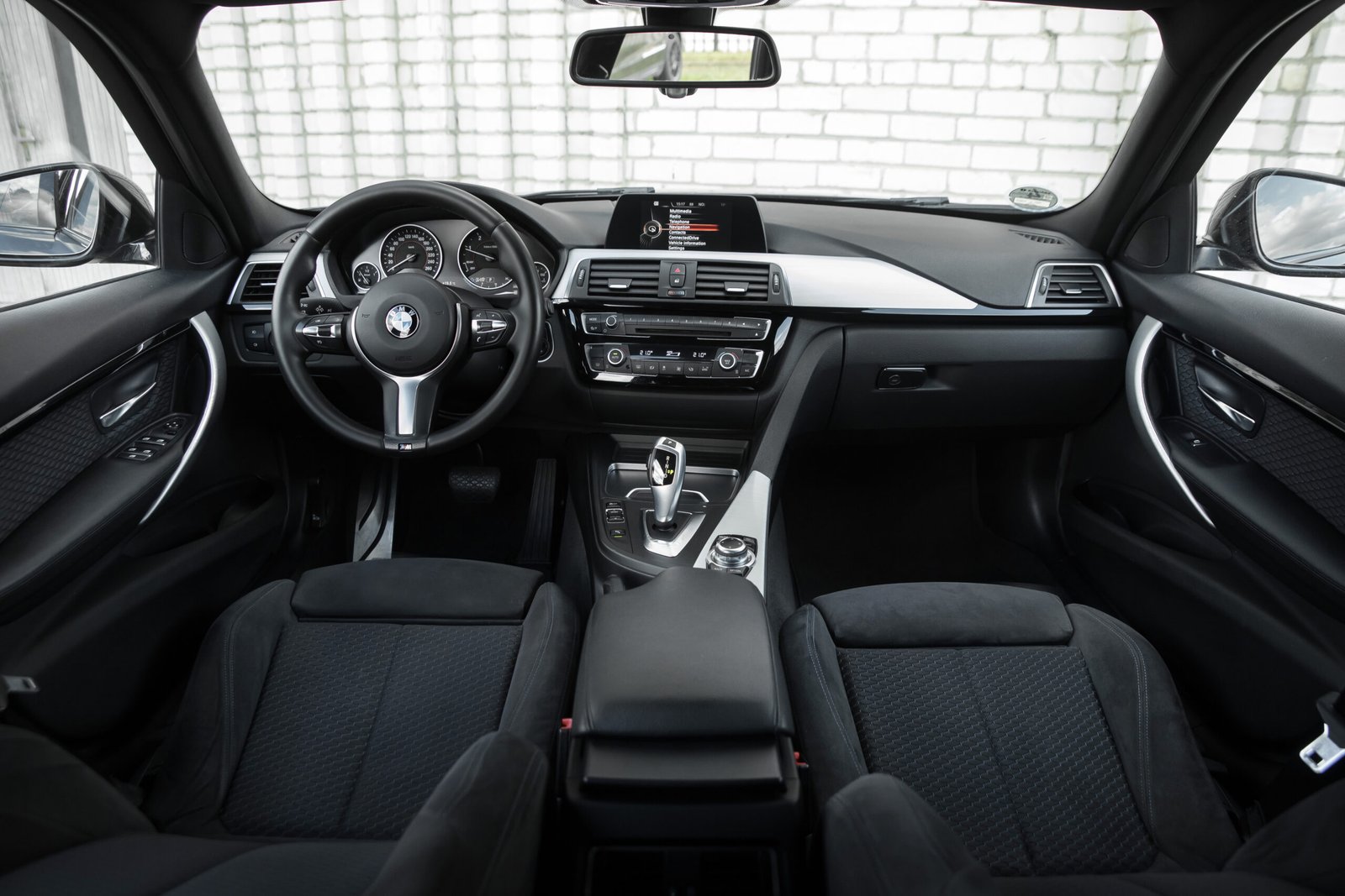 
								BMW 318D FACELIFT M-SPORTPAKET full									