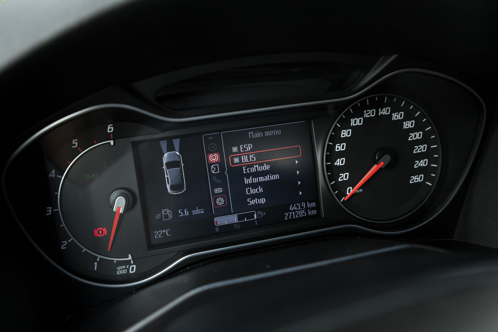 
								FORD MONDEO TITANIUM 1.6D full									