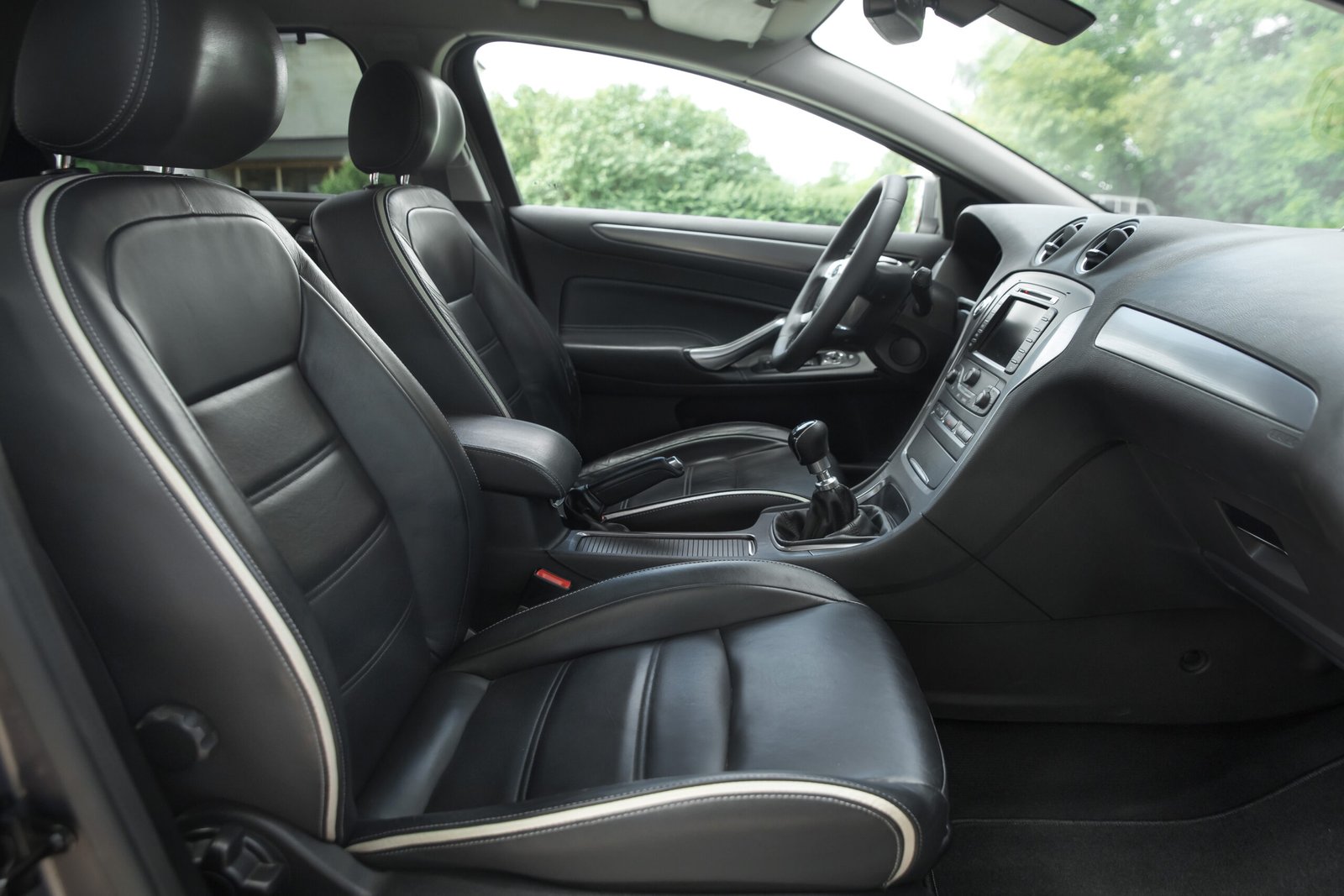 
								FORD MONDEO TITANIUM 1.6D full									