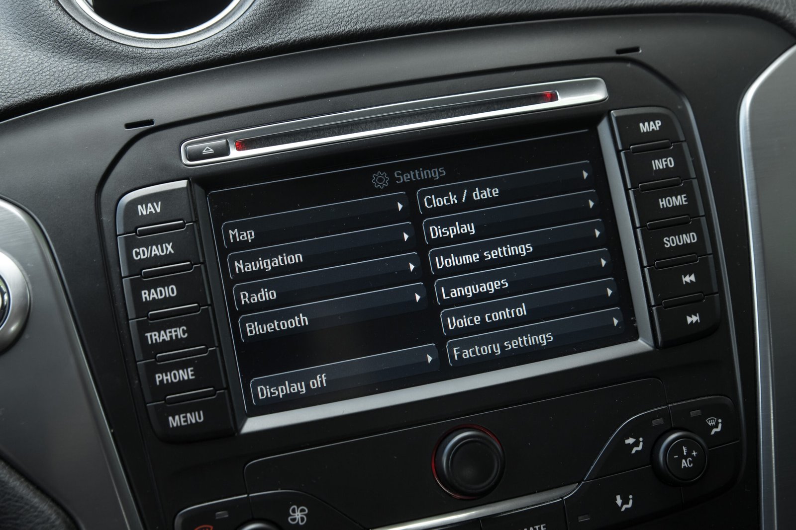 
								FORD MONDEO TITANIUM 1.6D full									