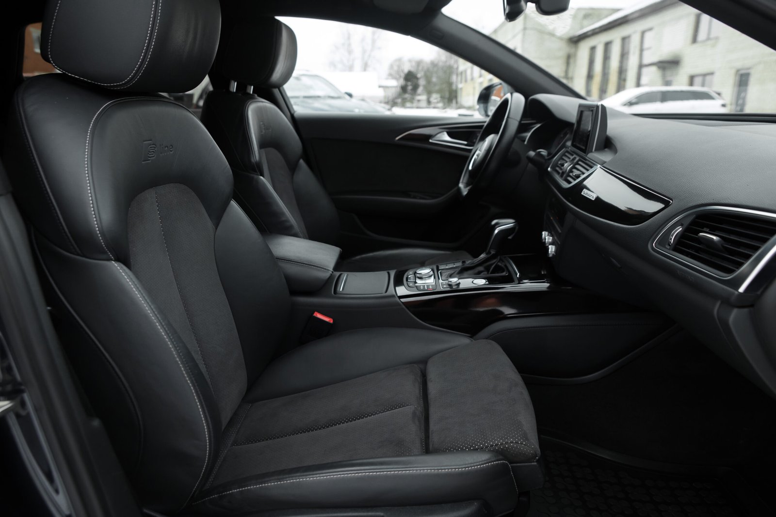 
								AUDI A6 S-LINE FACELIFT 3.0D QUATTRO full									