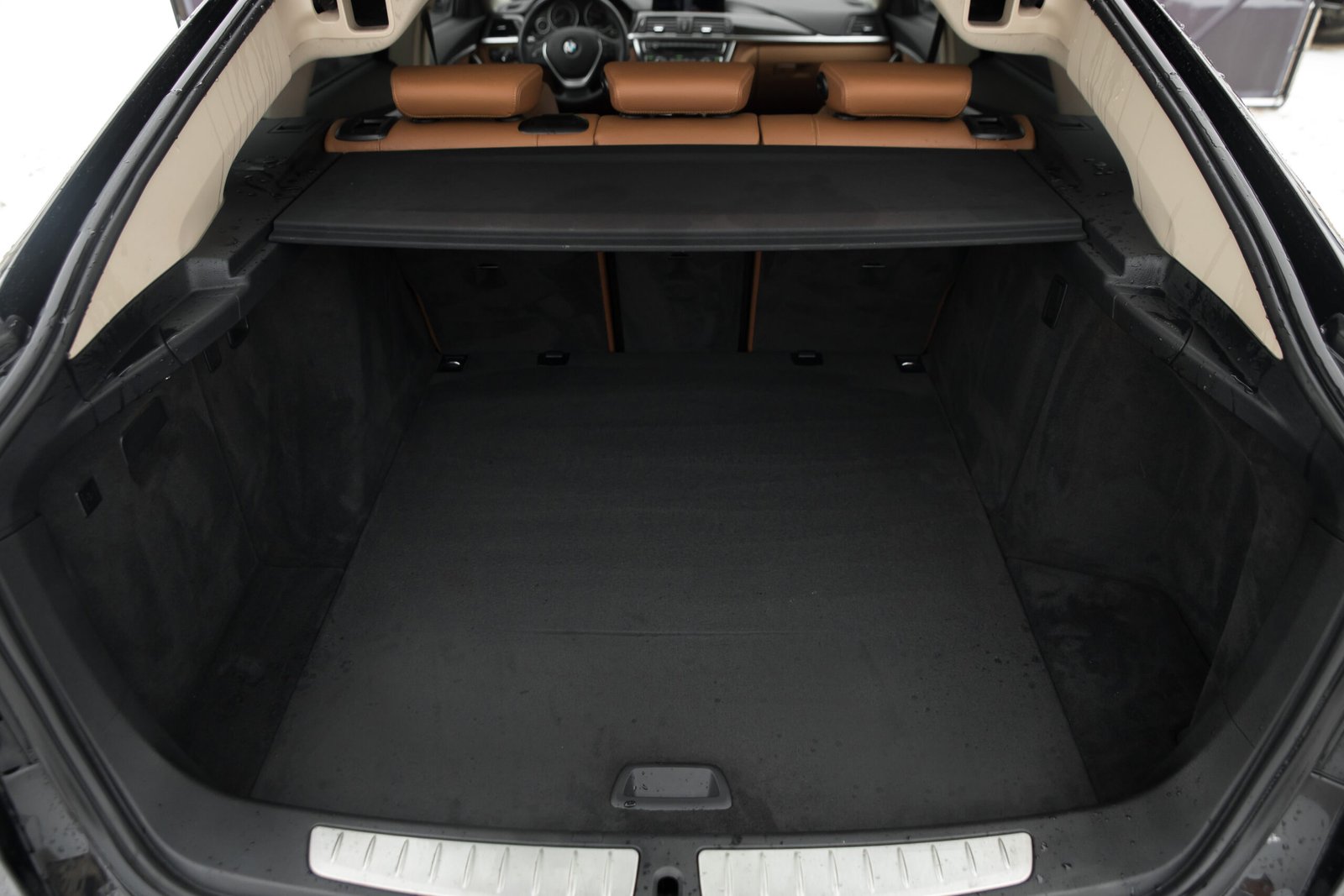 
								BMW 320 GT 2.0D X-Drive full									