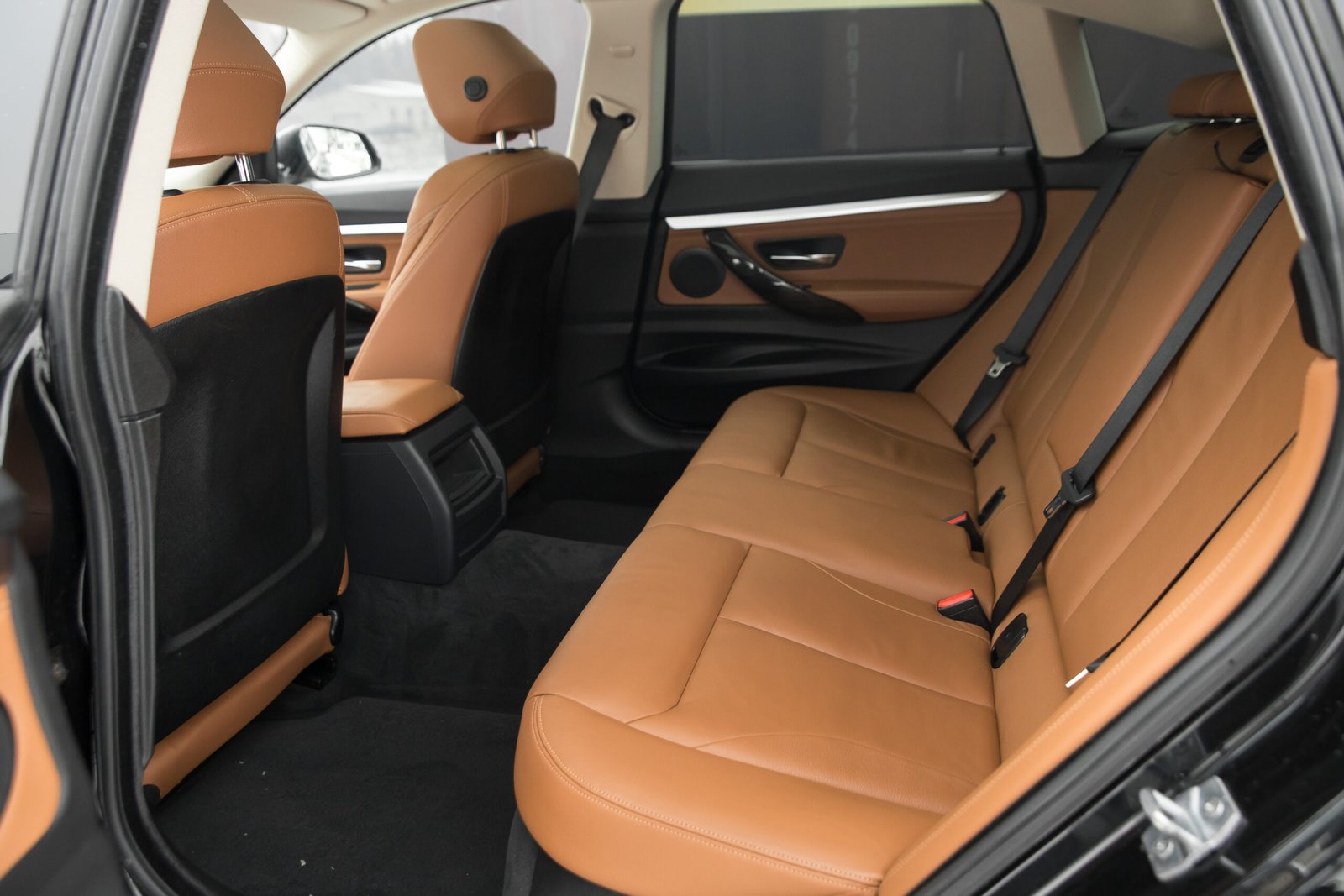 
								BMW 320 GT 2.0D X-Drive full									