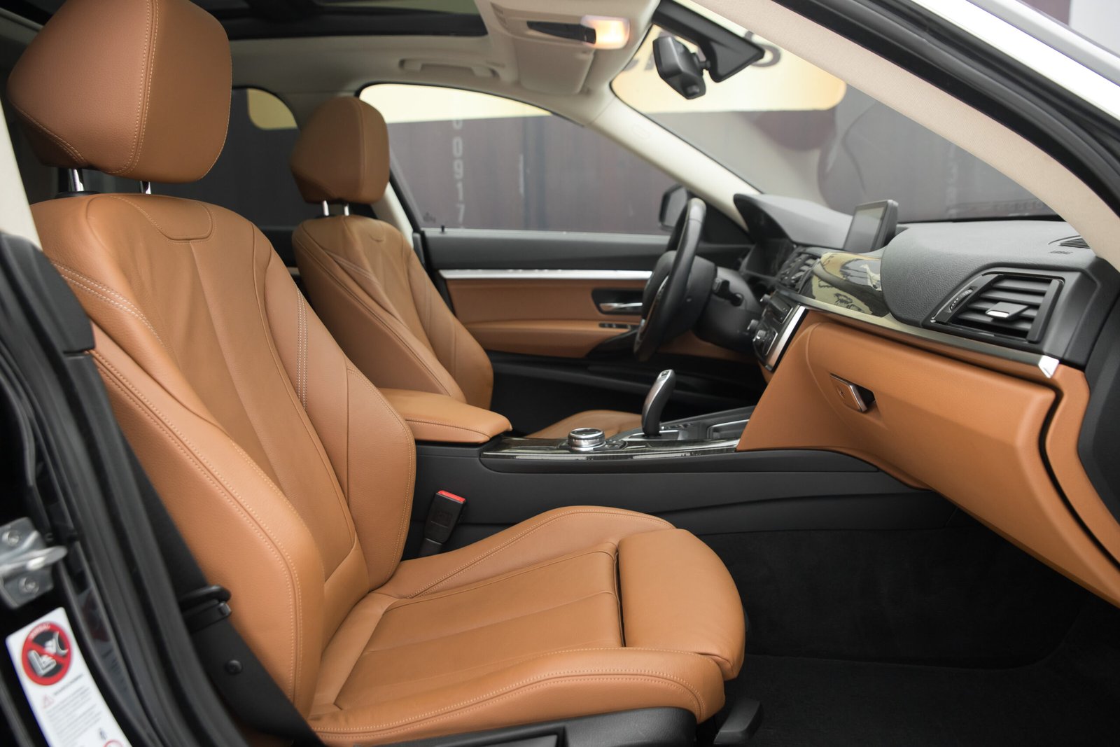 
								BMW 320 GT 2.0D X-Drive full									