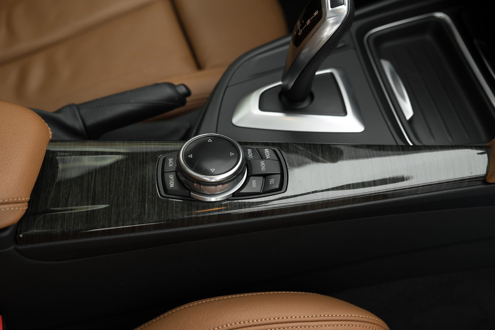 
								BMW 320 GT 2.0D X-Drive full									
