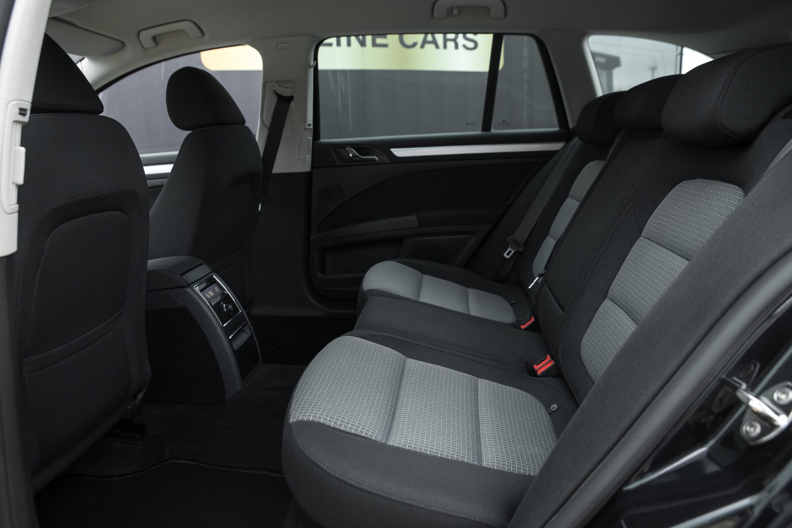 
								SKODA SUPER B 1.6D FACELIFT full									