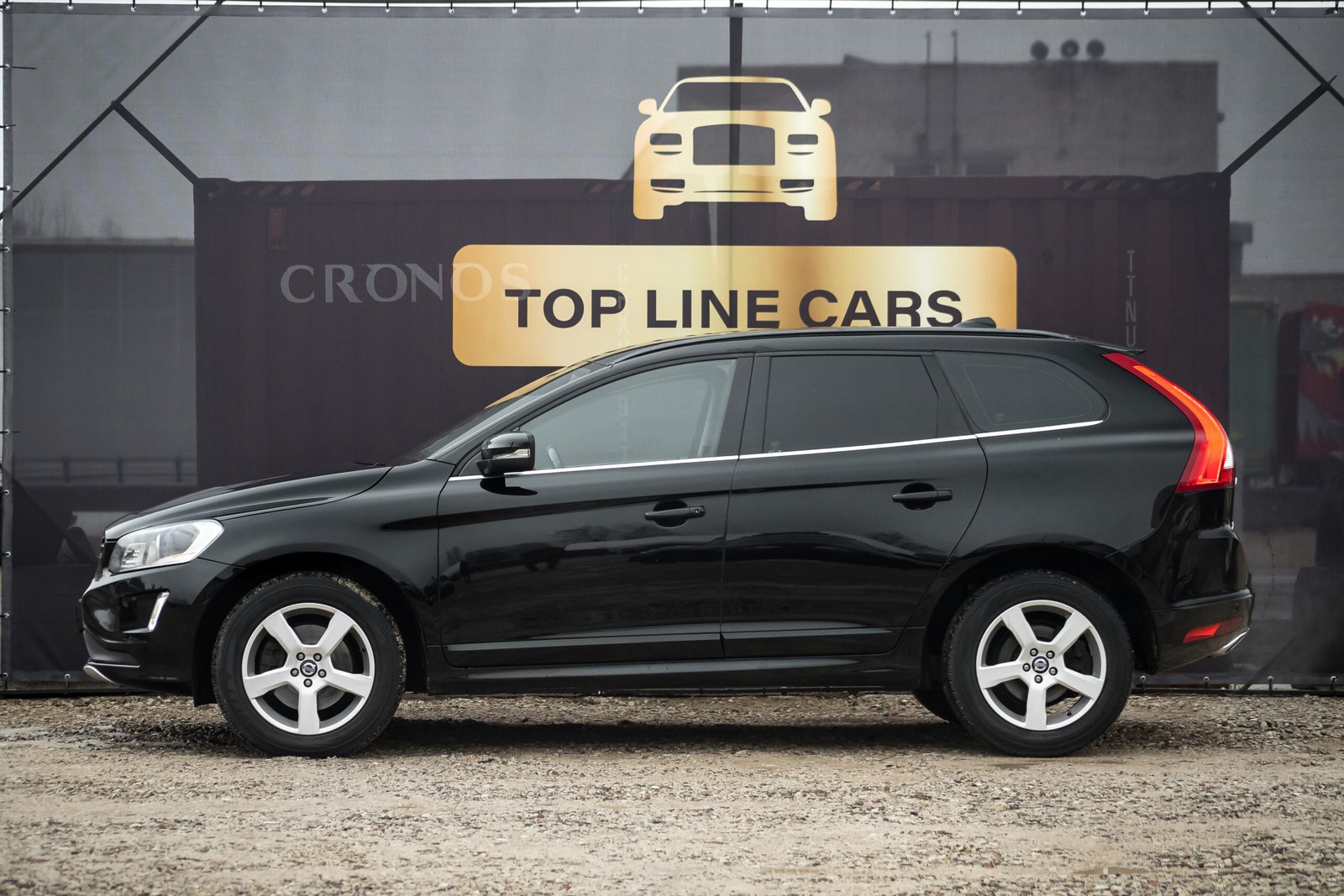 
								VOLVO XC60 MOMENTUM 2.4D4 full									