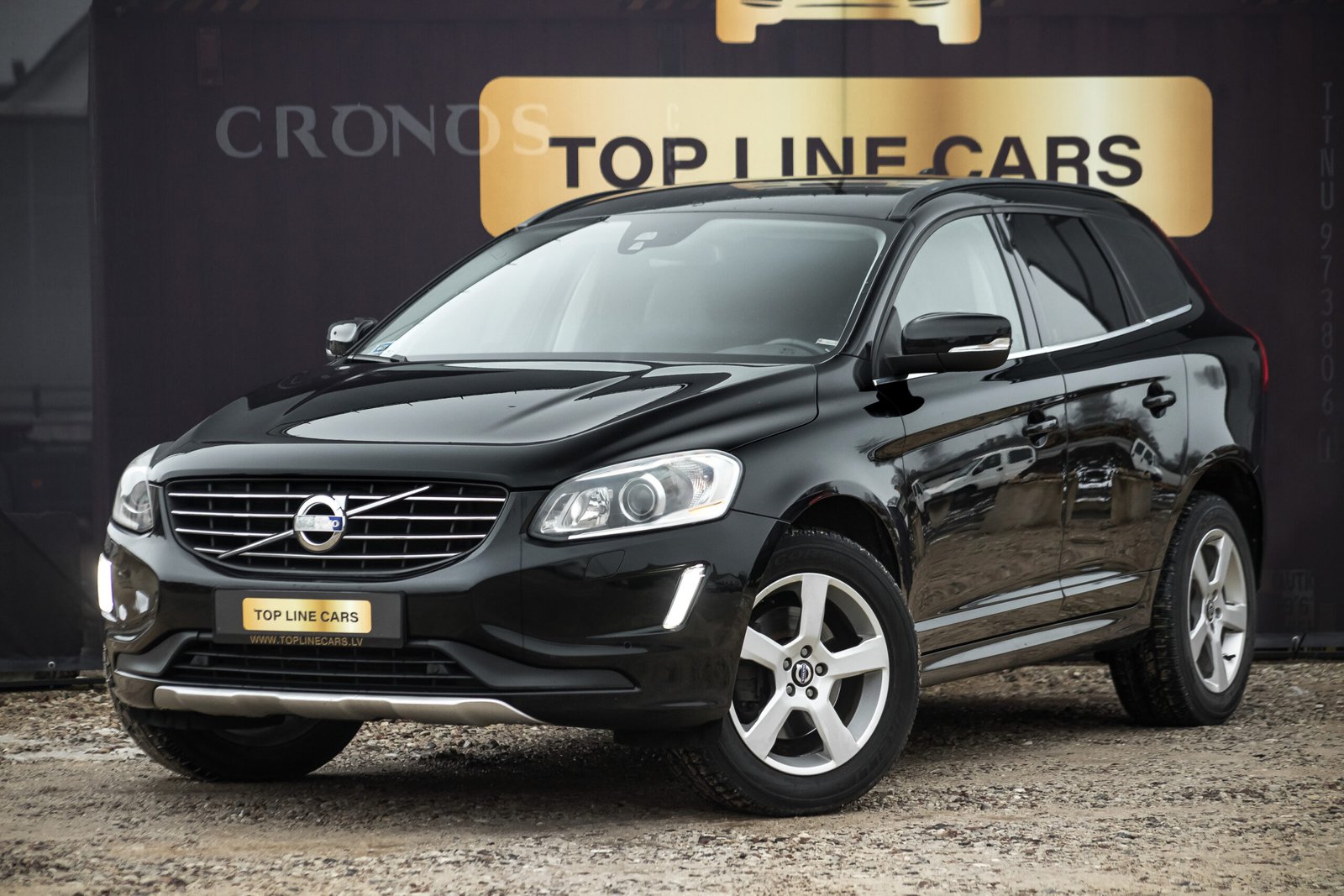
								VOLVO XC60 MOMENTUM 2.4D4 full									
