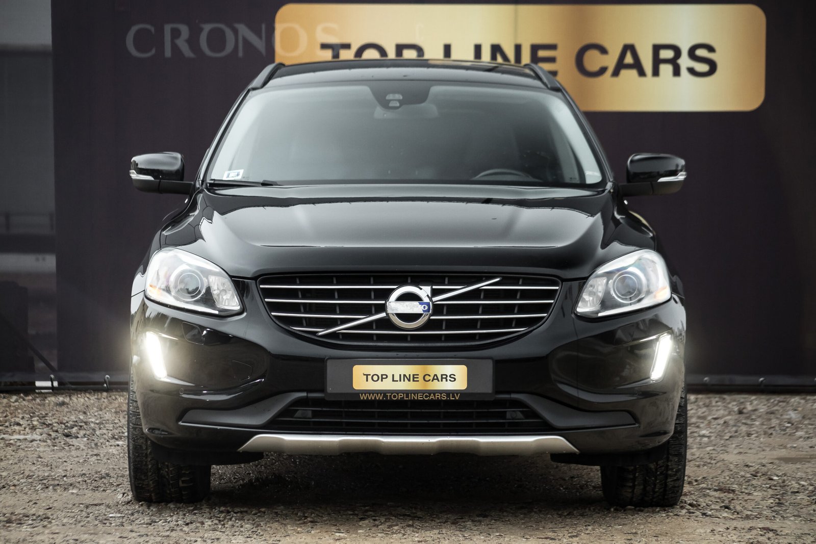 
								VOLVO XC60 MOMENTUM 2.4D4 full									