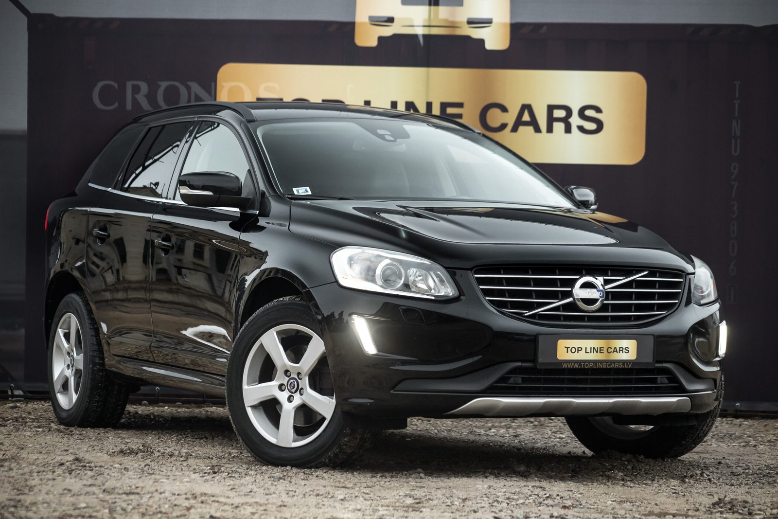 
								VOLVO XC60 MOMENTUM 2.4D4 full									