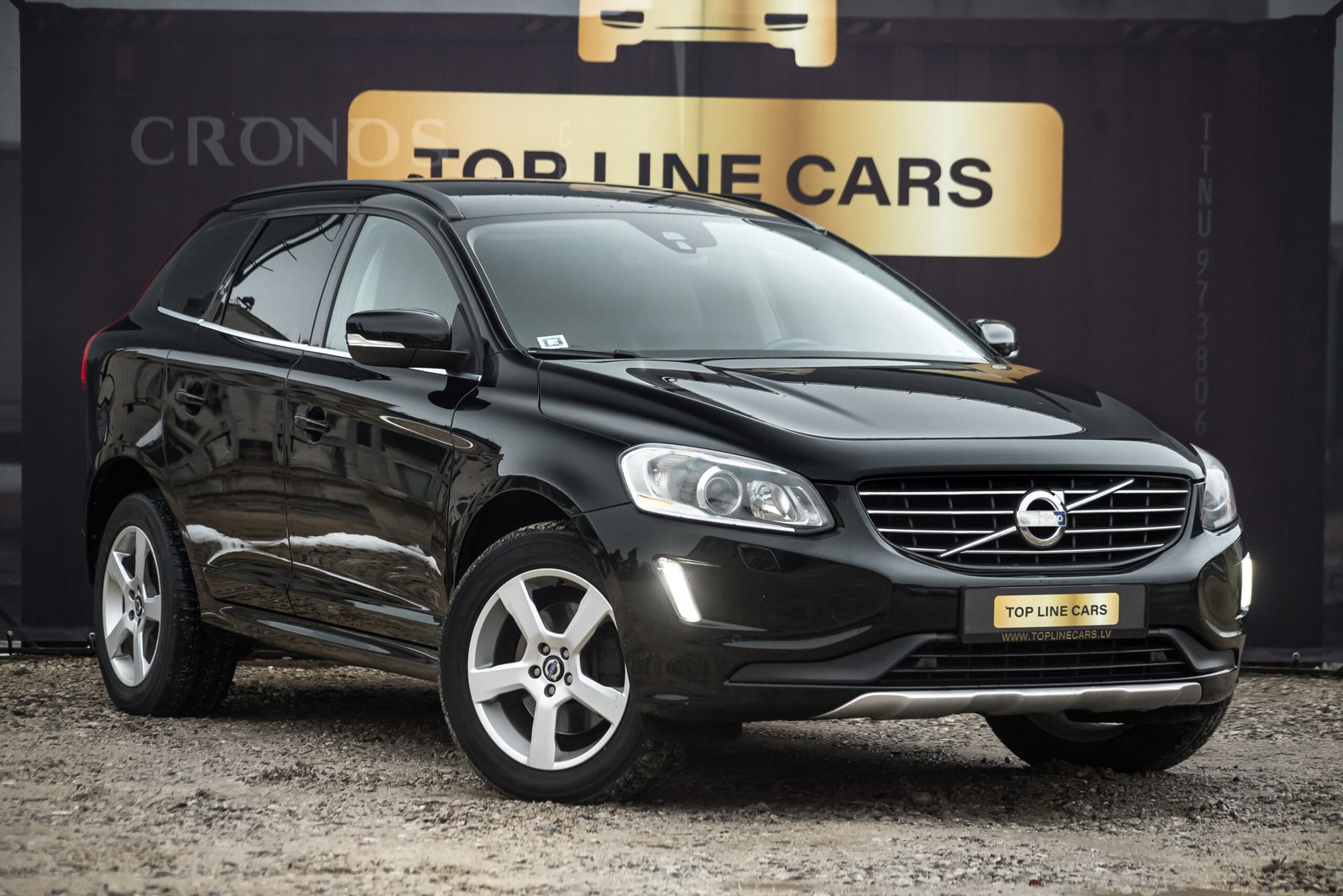 
								VOLVO XC60 MOMENTUM 2.4D4 full									