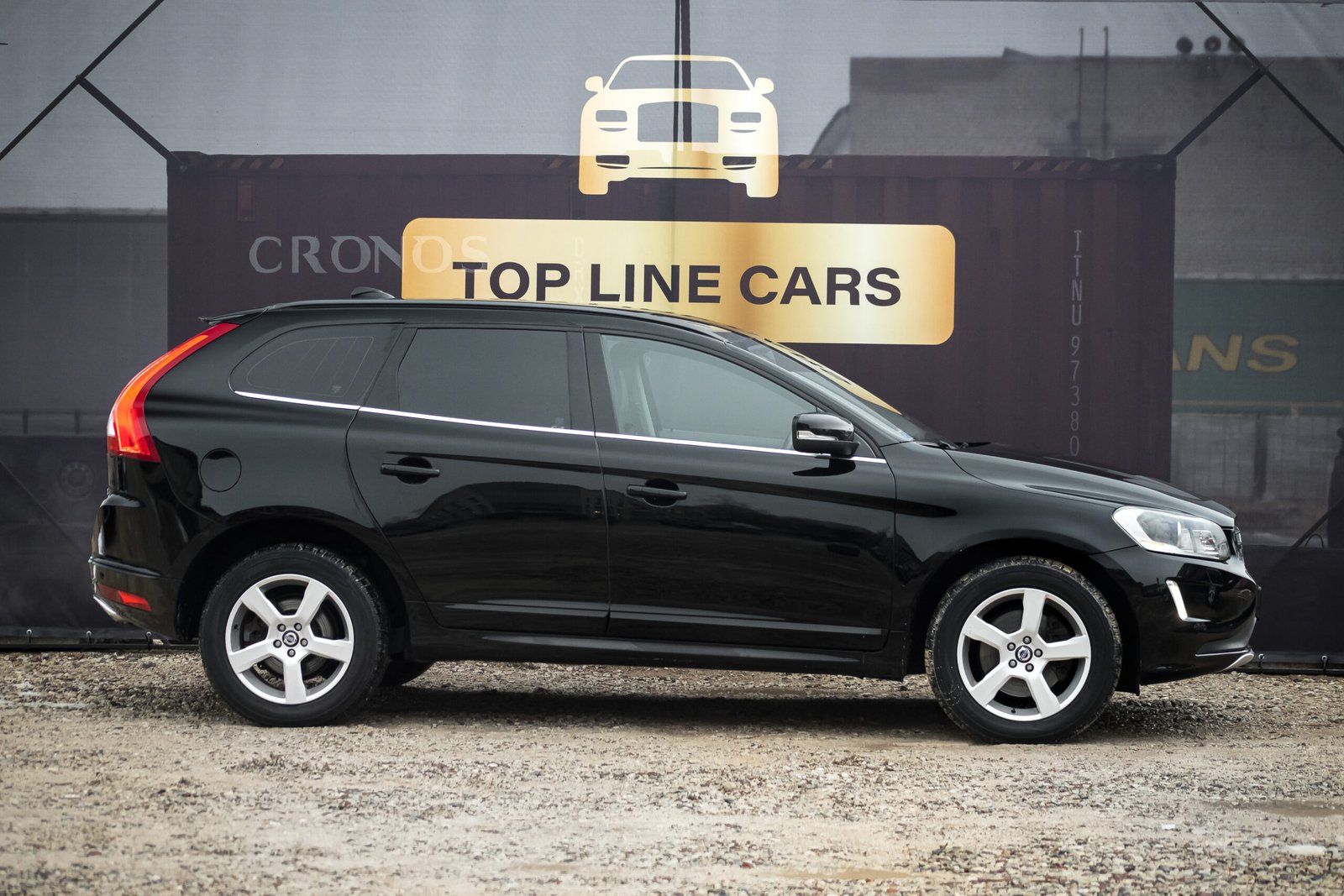 
								VOLVO XC60 MOMENTUM 2.4D4 full									