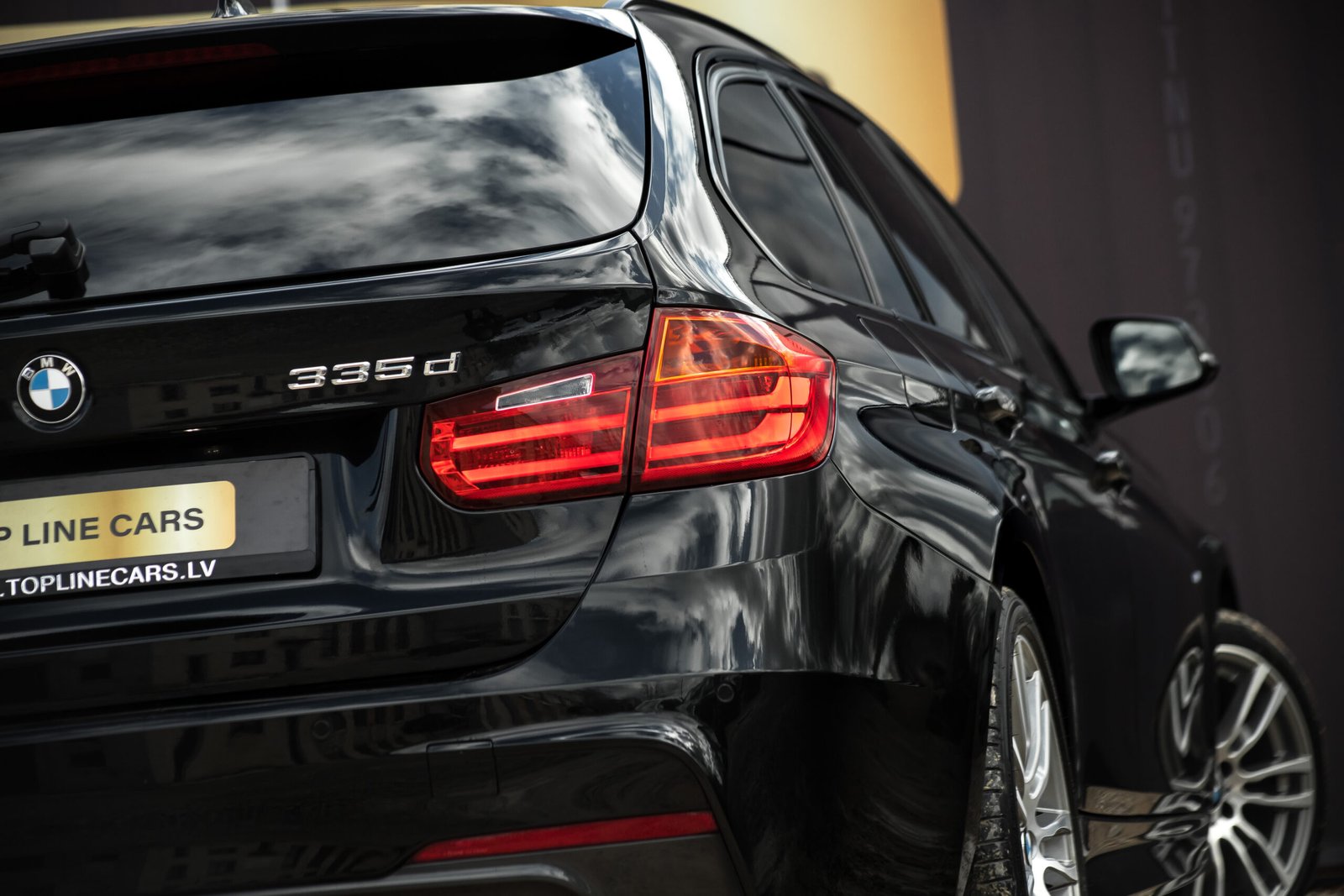 
								BMW 335D M-SPORTPAKET 230KW full									