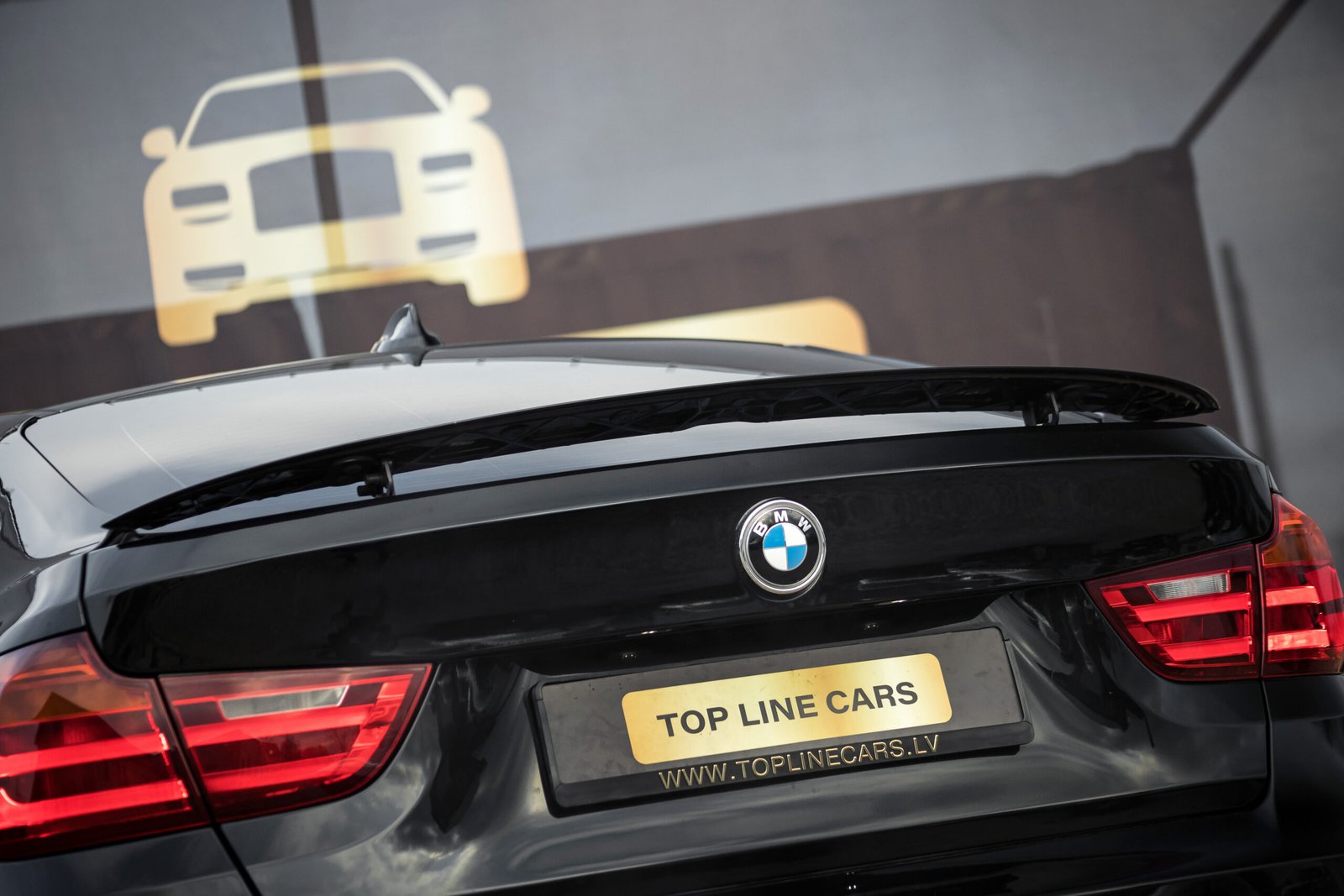 
								BMW 320 GT 2.0D X-Drive full									