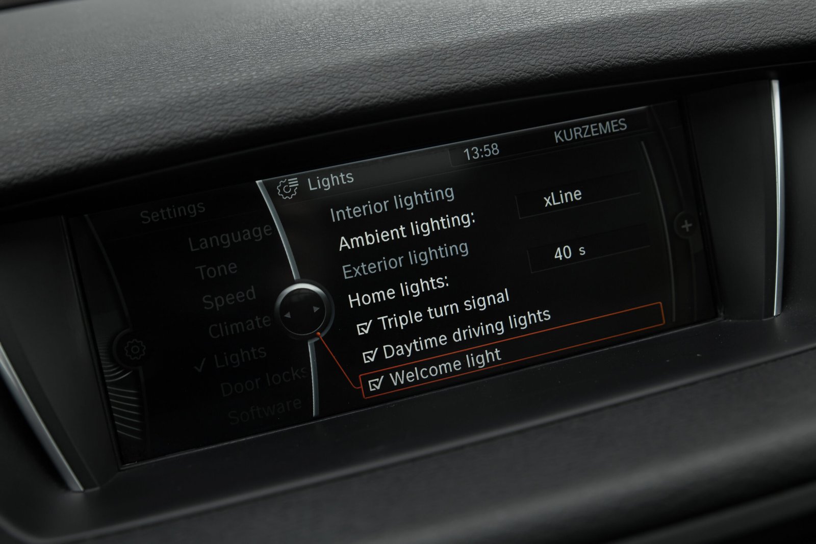 
								BMW X1 2.0D XLINE FACELIFT full									