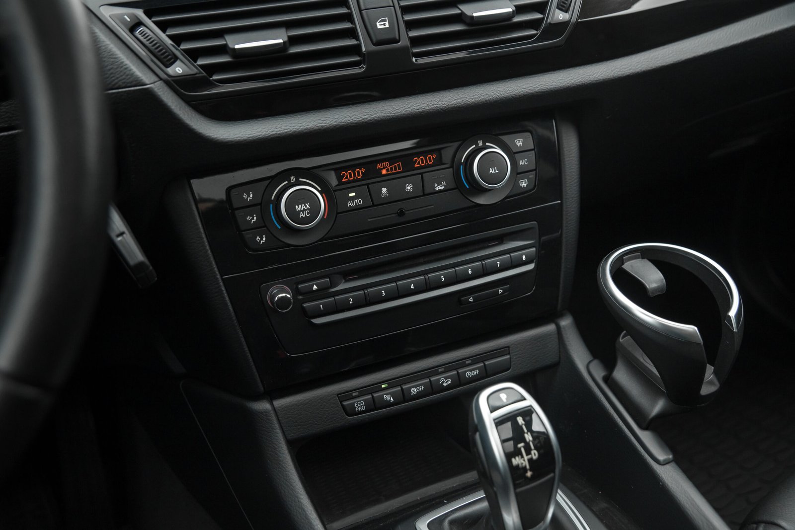 
								BMW X1 2.0D XLINE FACELIFT full									
