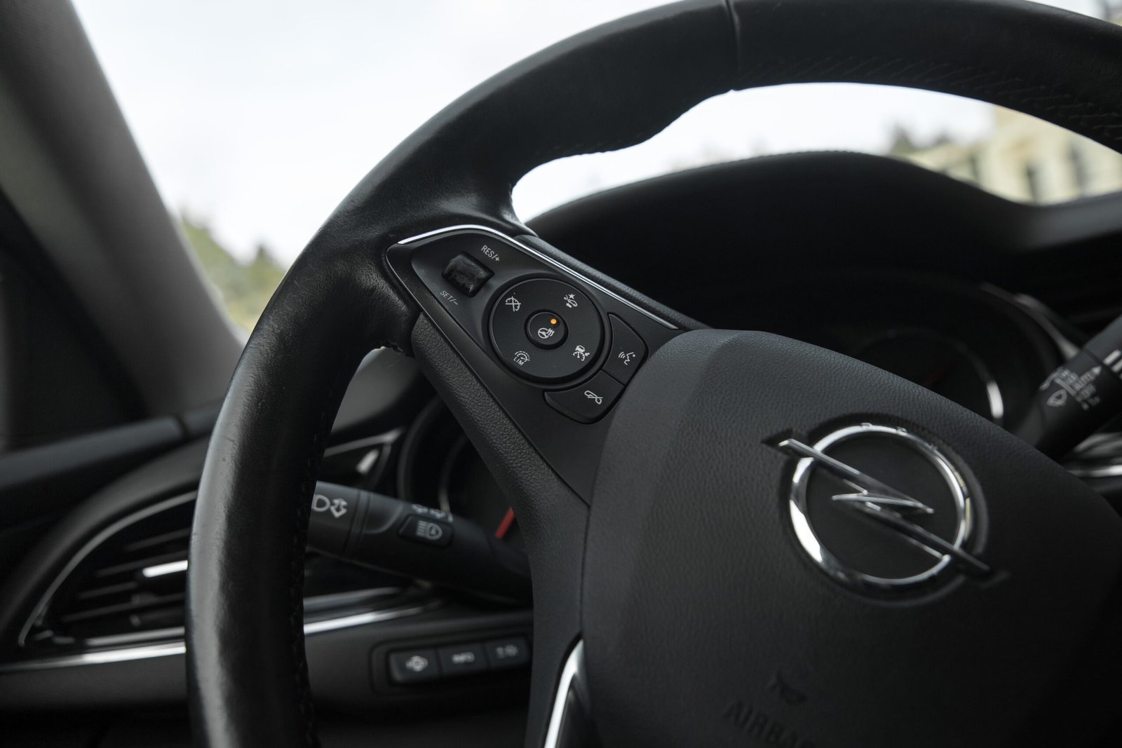 
								OPEL INSIGNIA +SPORT OPC LINE full									
