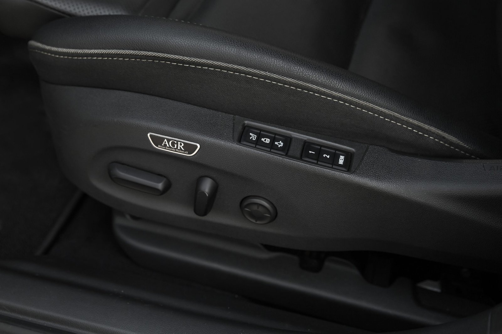 
								OPEL INSIGNIA +SPORT OPC LINE full									