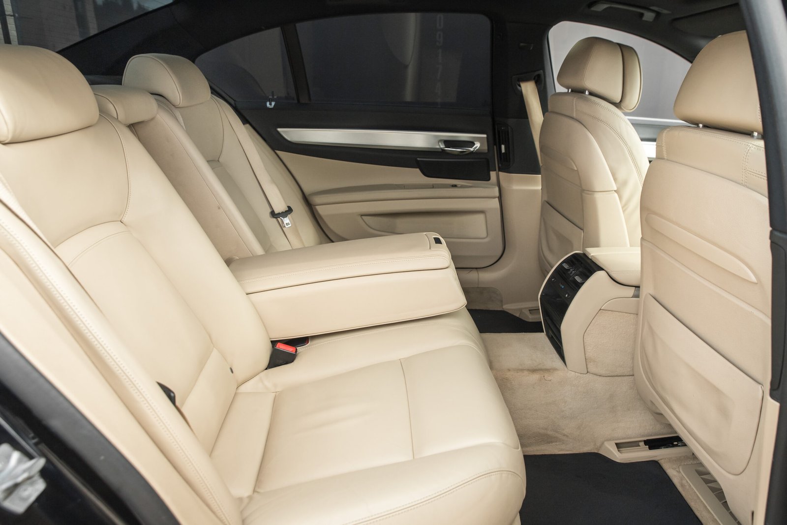 
								BMW 730D 190KW M-SPORTPAKET FACELIFT full									