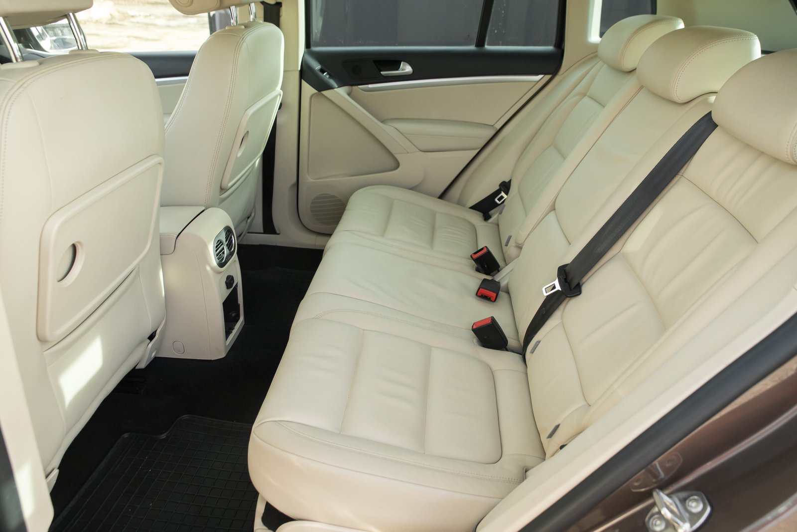 
								VW TIGUAN SPORT+ 1.4TURBO full									