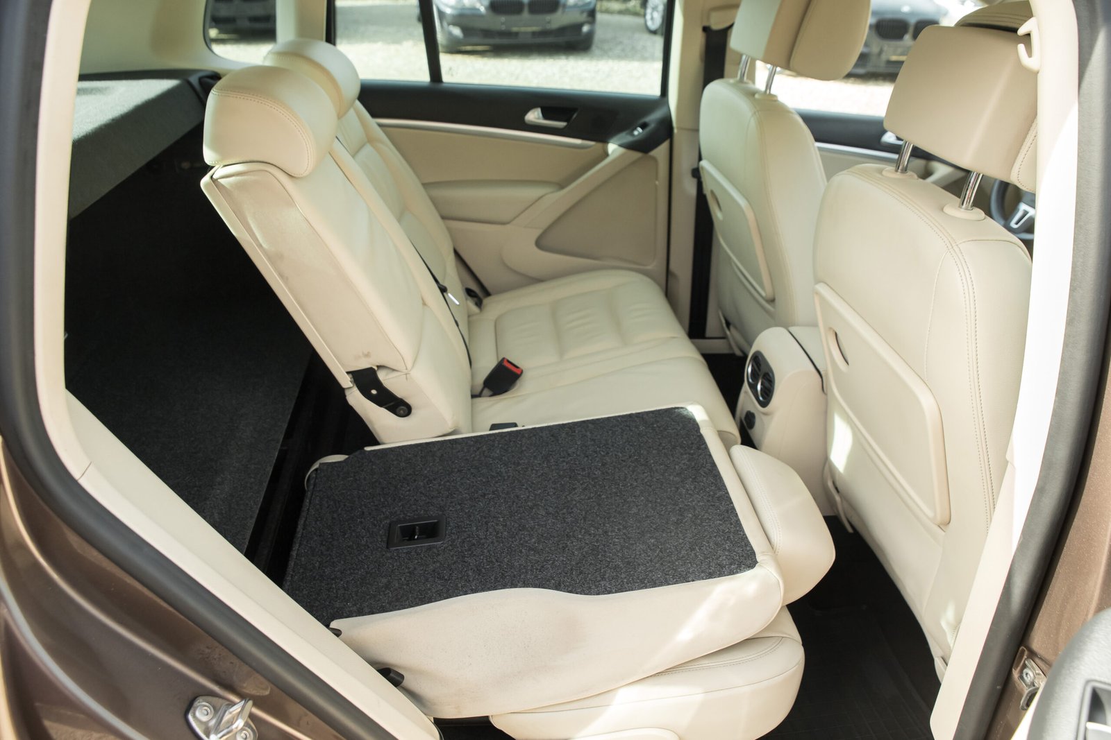 
								VW TIGUAN SPORT+ 1.4TURBO full									