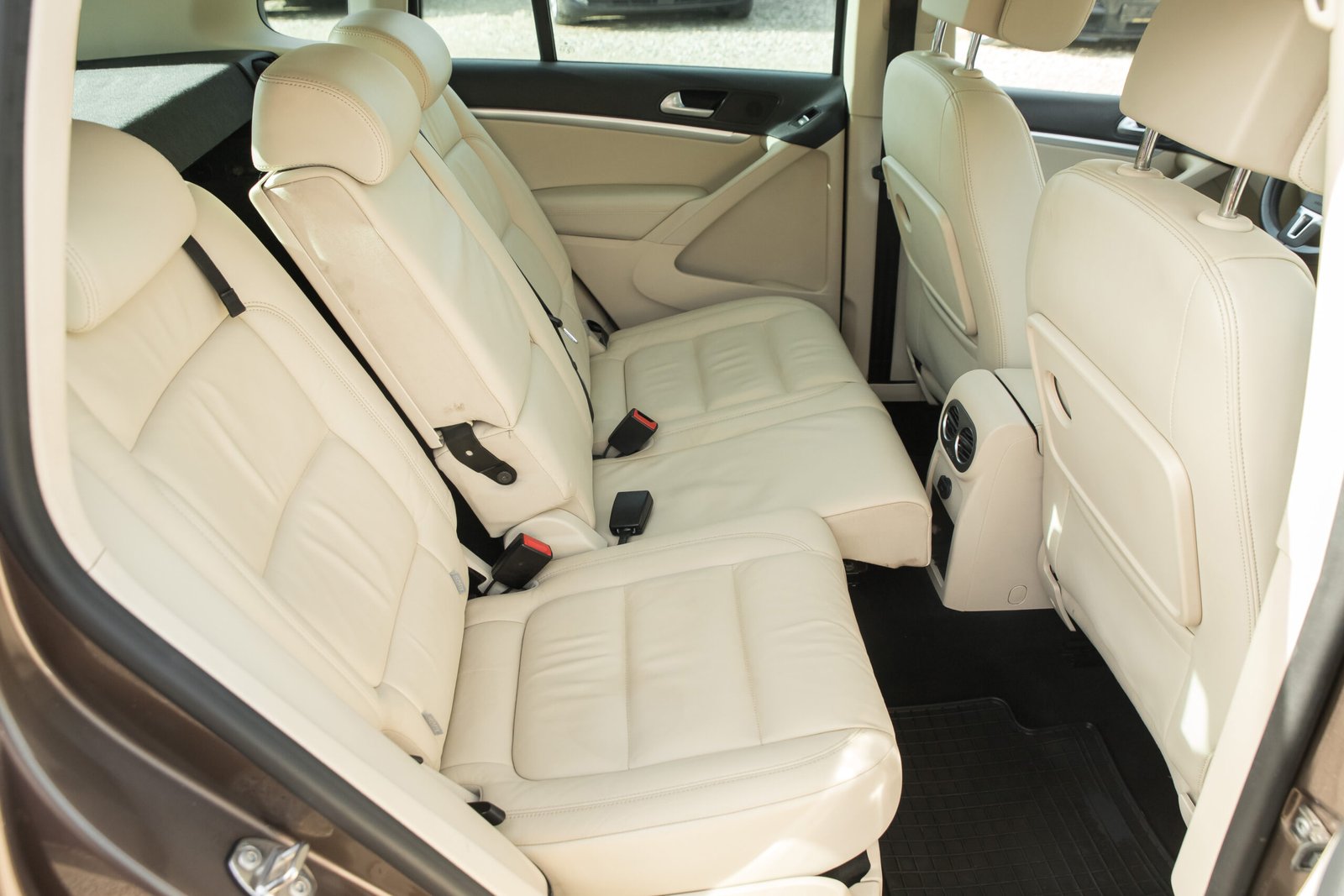 
								VW TIGUAN SPORT+ 1.4TURBO full									